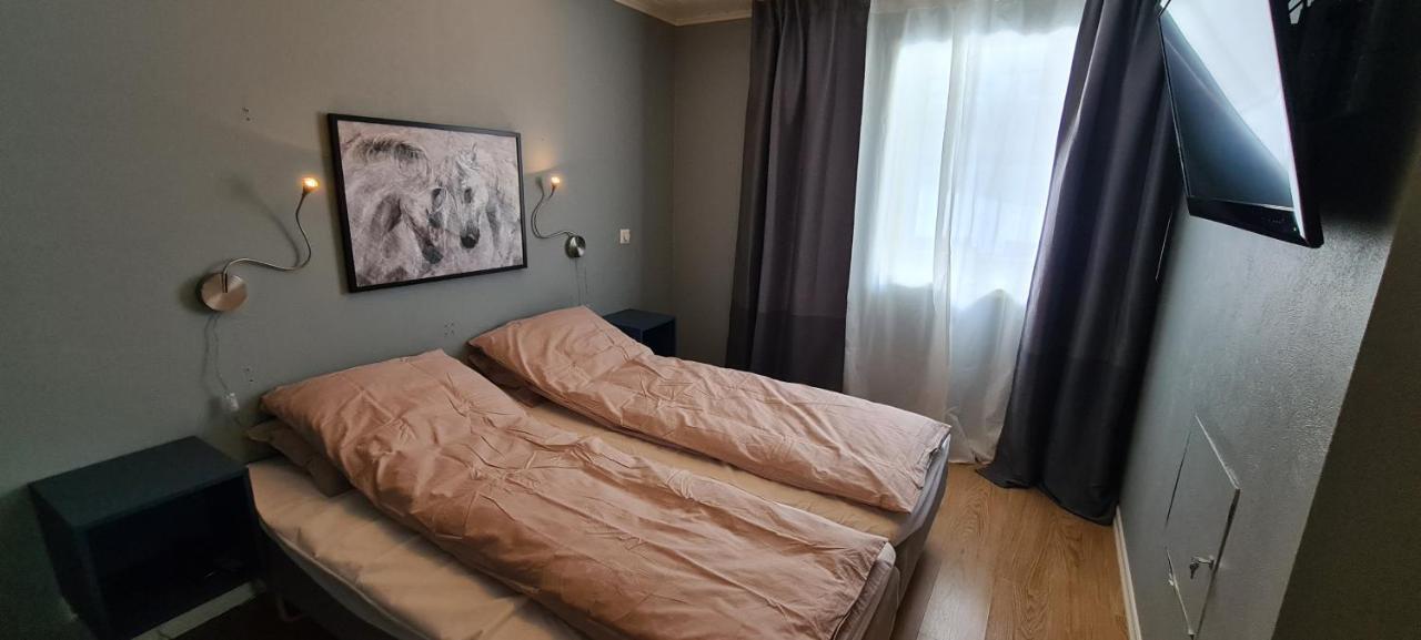 Cheerful 4-Bedroom Home With Fireplace, 1,5Km From Flam Center Aurland Εξωτερικό φωτογραφία